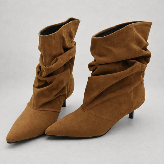 Bota de Salto - Bico Fino (Cano Curto)