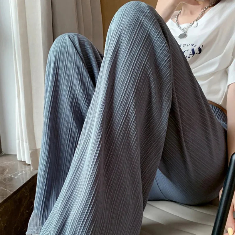 Calça - Pantalona Plissada Cintura Alta