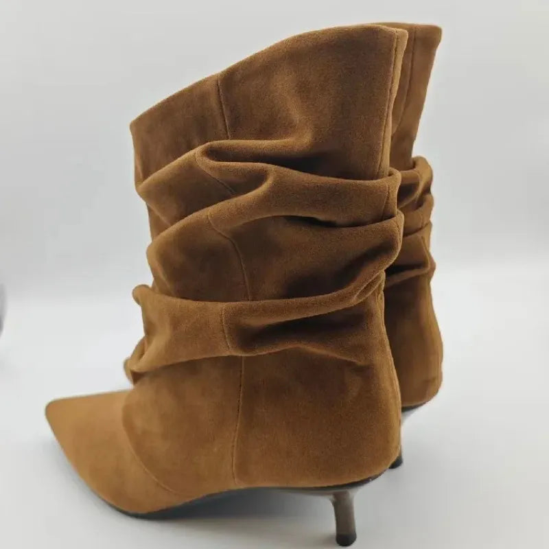 Bota de Salto - Bico Fino (Cano Curto)