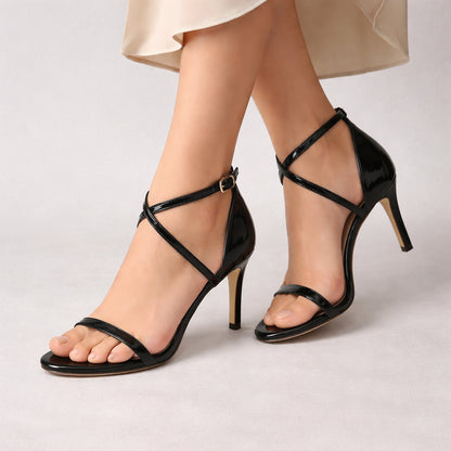 Sandália - Salto Fino com Tiras Cruzadas